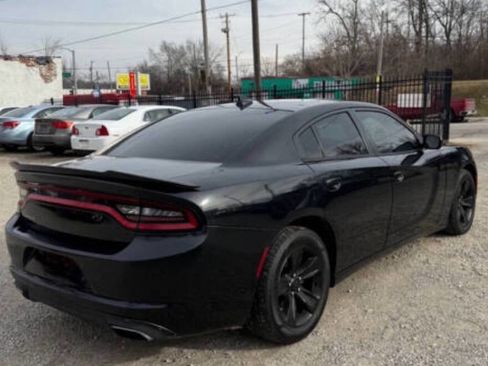 Used 2015 Dodge Charger SXT image 6