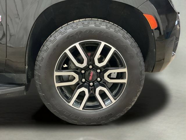 Used 2022 GMC Yukon AT4 AWD/4WD image 32