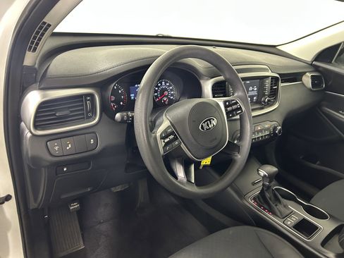 Used 2019 Kia Sorento AWD image 13