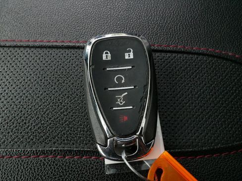 Used 2023 Chevrolet Traverse RS AWD/4WD image 34