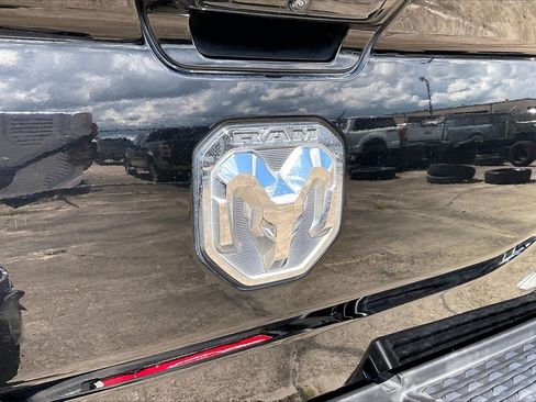 Used 2019 RAM 2500 Laramie image 27