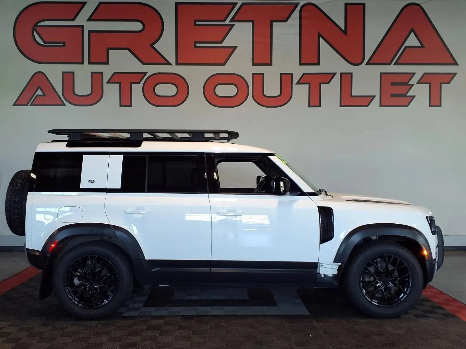 Used 2023 Land Rover Defender 110 S AWD/4WD image 1