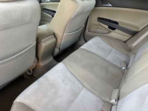 Used 2010 Honda Accord LX image 4