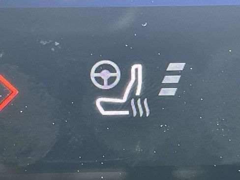 Used 2024 Lincoln Nautilus Reserve w/ Equipment Group 202A image 19