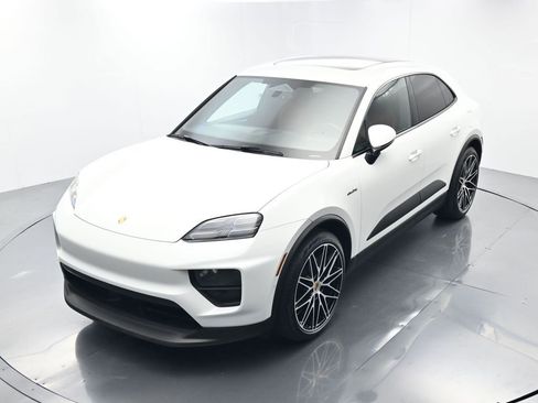 Used 2025 Porsche Macan Electric image 28