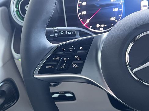 Certified 2025 Mercedes-Benz GLC 300 image 30