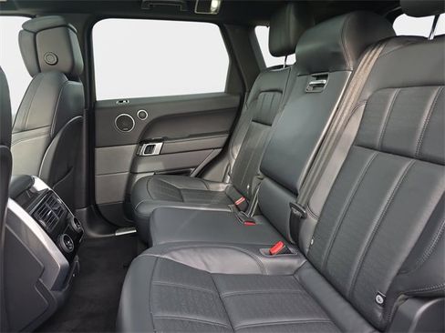 Used 2018 Land Rover Range Rover Sport HSE Dynamic image 17