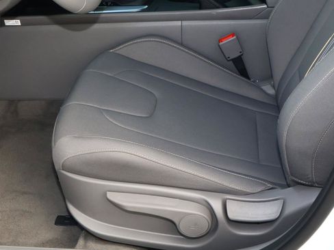 Used 2026 Hyundai Elantra Sport FWD image 13