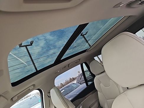 Used 2023 Volvo XC90 B6 Plus w/ Protection Package Premier image 10