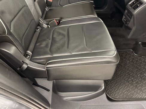 Used 2022 Volkswagen Tiguan SEL R-Line image 31
