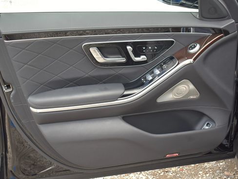 Used 2024 Mercedes-Benz S 500 4MATIC image 59