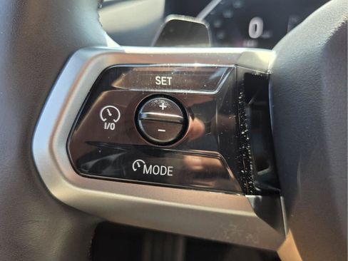 Used 2025 BMW i5 eDrive40i w/ M Sport Package RWD image 33