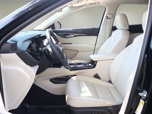 Used 2021 Buick Envision Essence FWD image 11