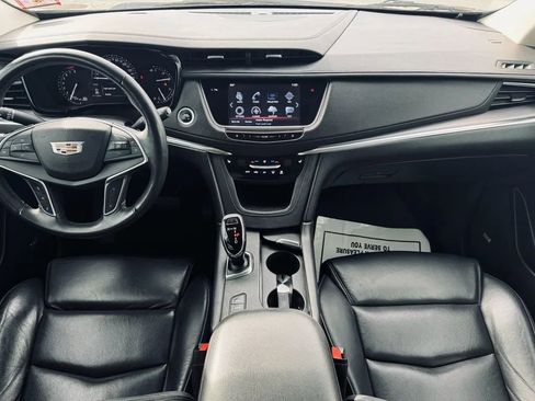 Used 2017 Cadillac XT5 Luxury w/ Driver Awareness Package image 19