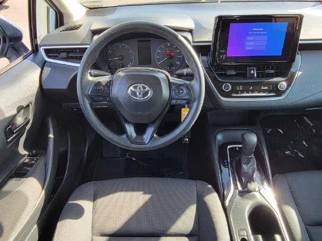Used 2025 Toyota Corolla LE FWD image 4