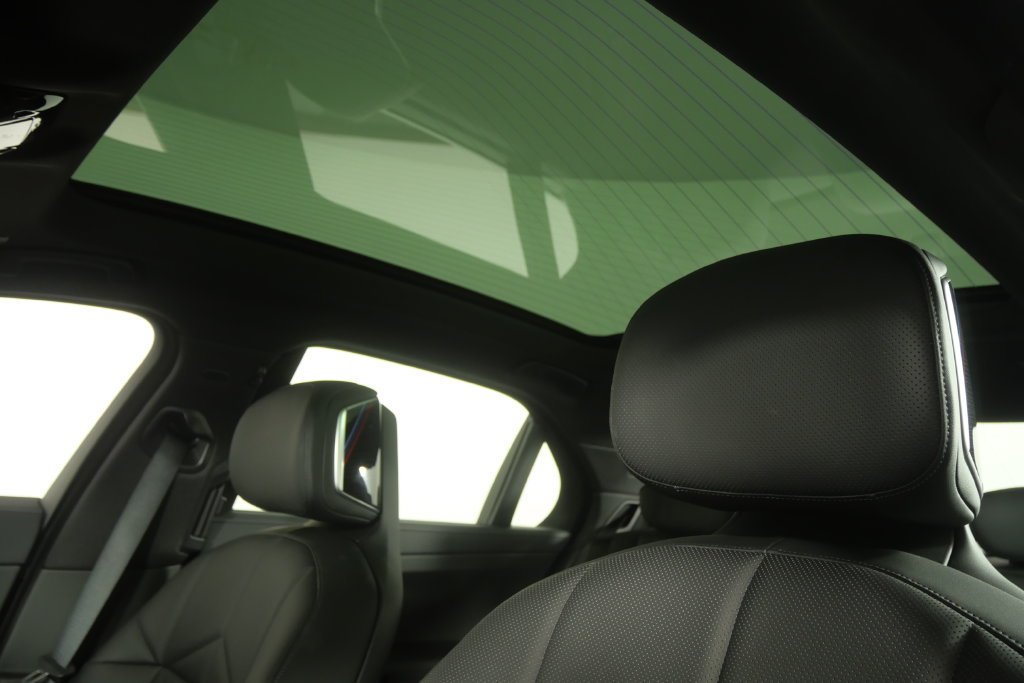 Certified 2026 BMW 740i RWD image 13