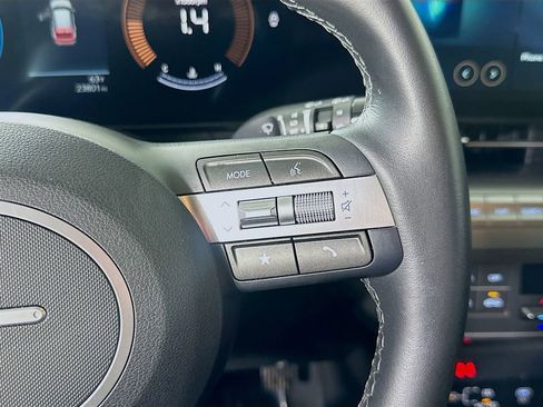 Used 2025 Hyundai Kona SEL FWD image 23
