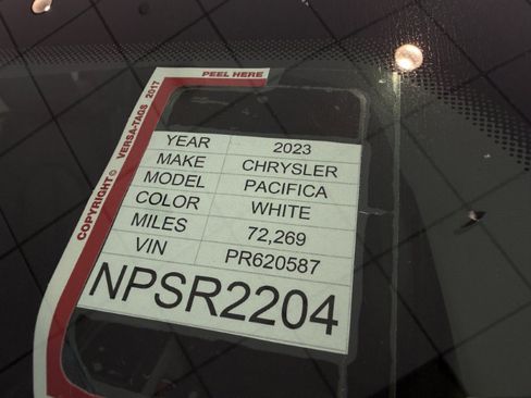 Used 2023 Chrysler Pacifica Touring-L FWD image 49