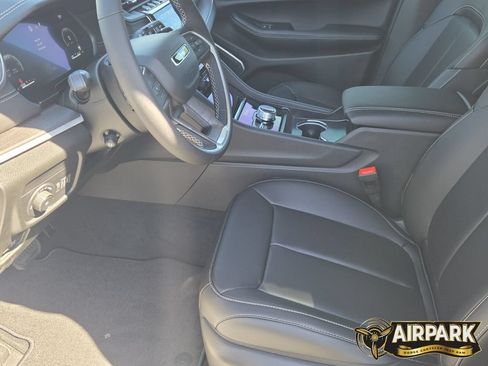 New 2025 Jeep Grand Cherokee Limited w/ Luxury Tech Group II AWD/4WD image 17