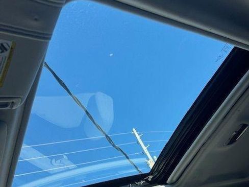 Used 2017 Subaru Forester 2.5i Premium w/ All-Weather Package image 21