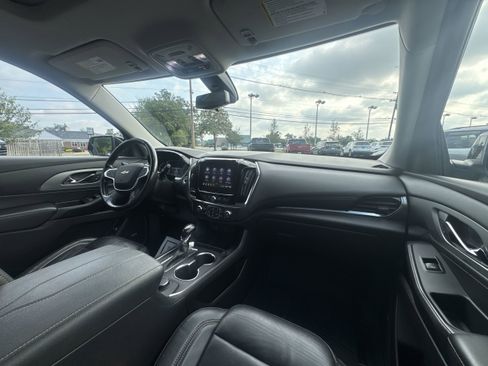 Used 2021 Chevrolet Traverse LT w/ LT Premium Package image 30