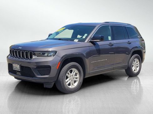 Used 2023 Jeep Grand Cherokee Laredo w/ Luxury Tech Group I AWD/4WD image 8