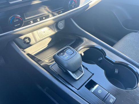 Used 2025 Nissan Rogue SV image 43