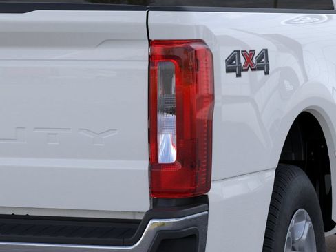 New 2026 Ford F250 XLT AWD/4WD image 21