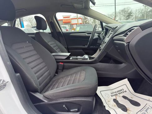 Used 2017 Ford Fusion SE image 22