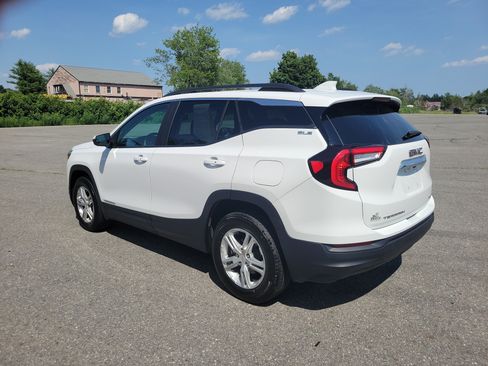 Used 2023 GMC Terrain SLE w/ Driver Convenience Package AWD/4WD image 7