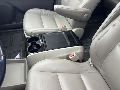 Used 2018 Toyota Sienna XLE w/ XLE Navigation Package image 29