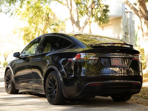 Used 2018 Tesla Model X 75D image 17