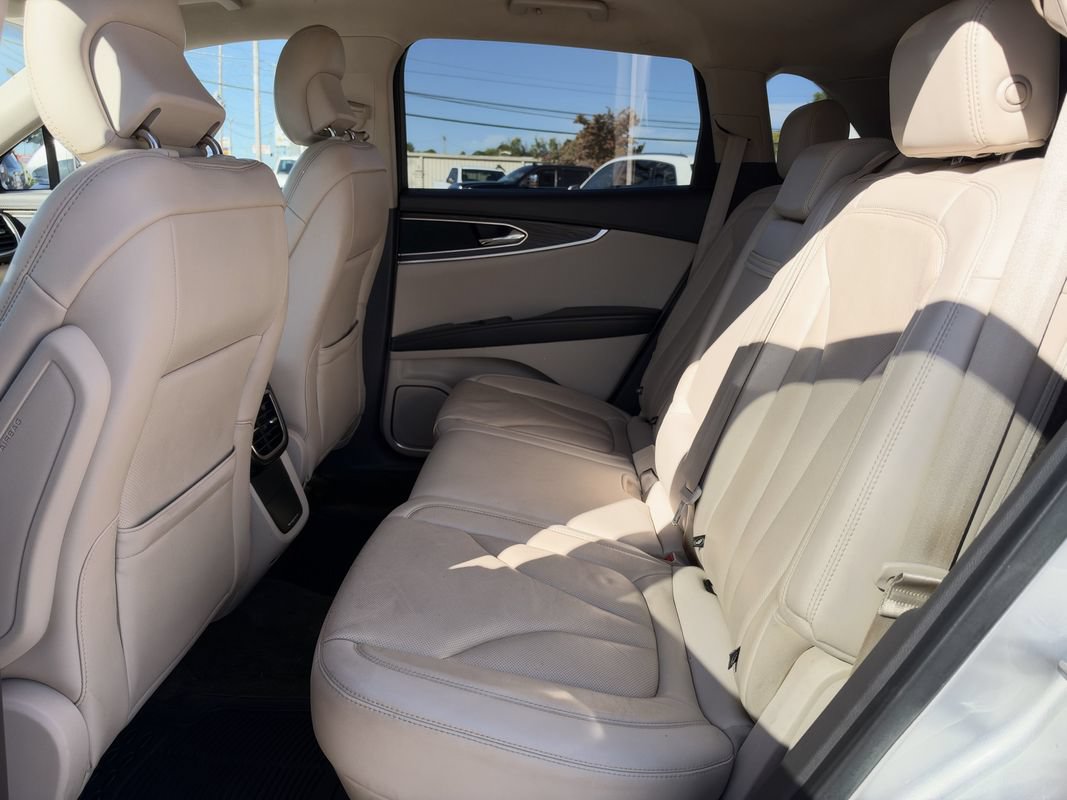 Used 2018 Lincoln MKX Reserve FWD image 13