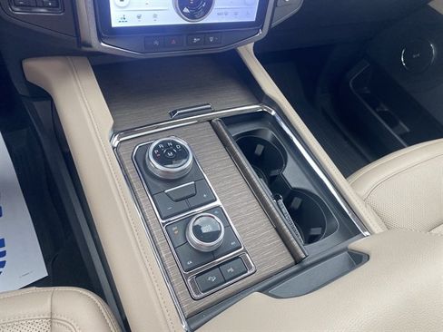 Used 2024 Ford Expedition Max Limited AWD/4WD image 24