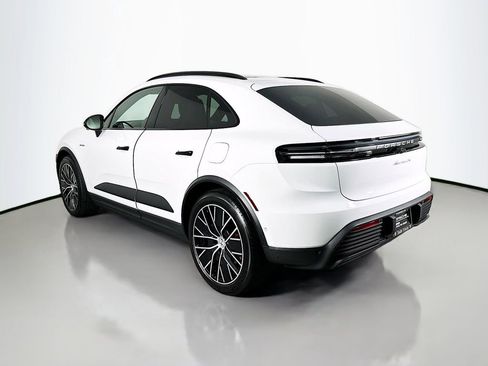 Used 2025 Porsche Macan 4S Electric image 3