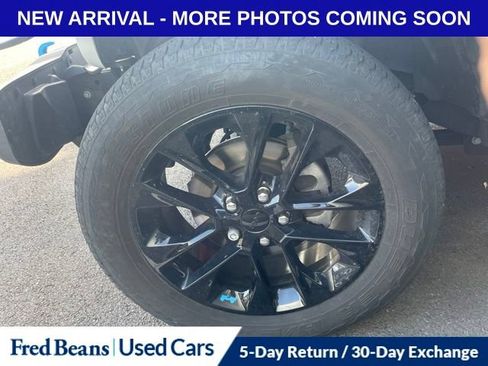 Used 2022 Jeep Wrangler Unlimited Sahara w/ Cold Weather Group AWD/4WD image 14