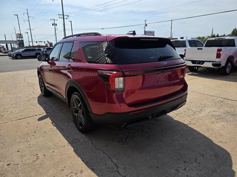 Used 2025 Ford Explorer ST-Line w/ ST-Line Street Pack AWD/4WD image 6