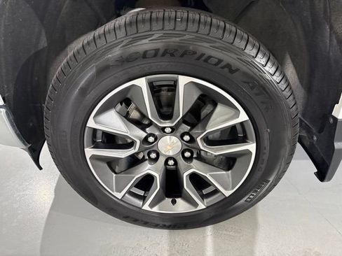 Used 2024 Chevrolet Silverado 1500 LT AWD/4WD image 4