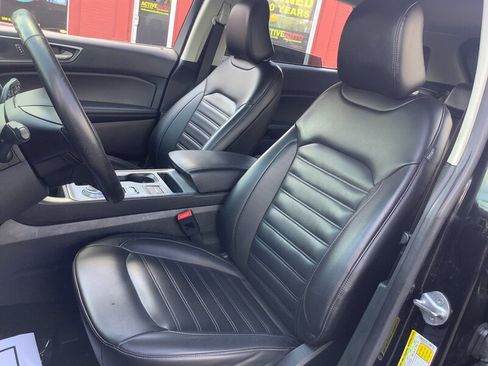 Used 2021 Ford Edge SEL FWD image 11