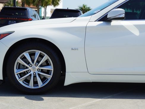 Used 2017 INFINITI Q50 3.0t Premium w/ 3.0T Premium Plus Package RWD image 10