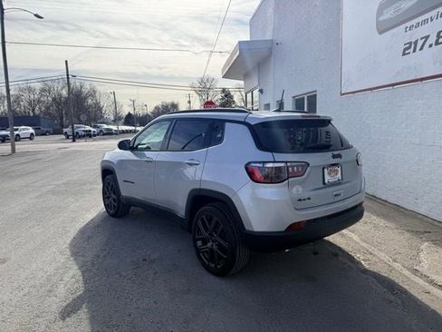 New 2026 Jeep Compass Latitude w/ Sun and Sound Group AWD/4WD image 8