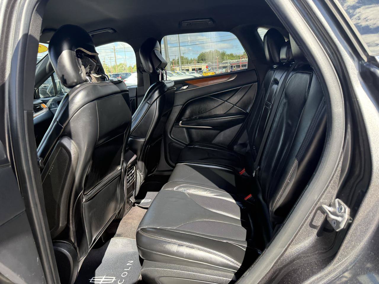 Used 2018 Lincoln MKC Select w/ Select Plus Package AWD/4WD image 16