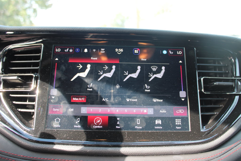 Used 2025 Dodge Durango GT AWD/4WD image 17