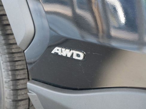 Used 2022 Toyota RAV4 LE AWD/4WD image 18