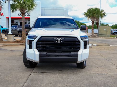 Used 2025 Toyota Tundra SR5 w/ SR5 Premium Package AWD/4WD image 26