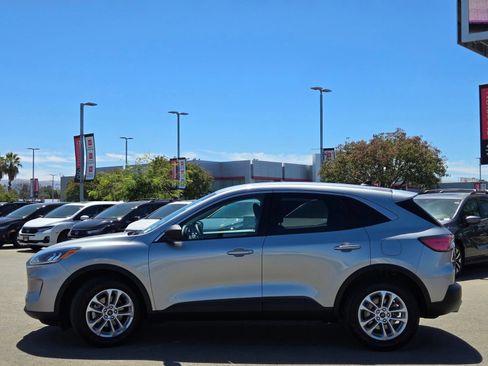 Used 2022 Ford Escape SE FWD image 4
