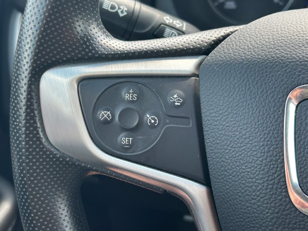Used 2024 GMC Terrain SLE FWD image 32