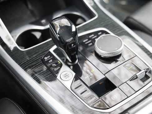 Used 2022 BMW X7 M50i w/ Cold Weather Package image 22