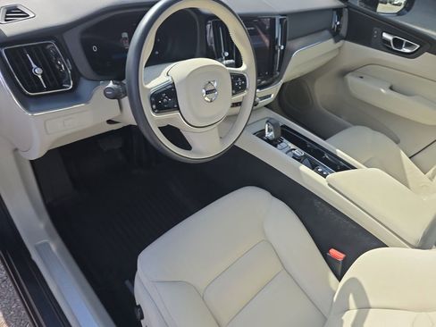 Used 2025 Volvo XC60 B5 Plus w/ Protection Package Premier image 9