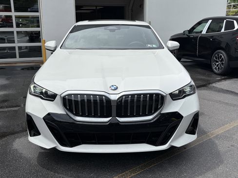 Used 2026 BMW 530i xDrive w/ M Sport Package AWD/4WD image 2